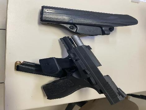 Armas apreendidas pela Polícia Civil durante prisão de milicianos