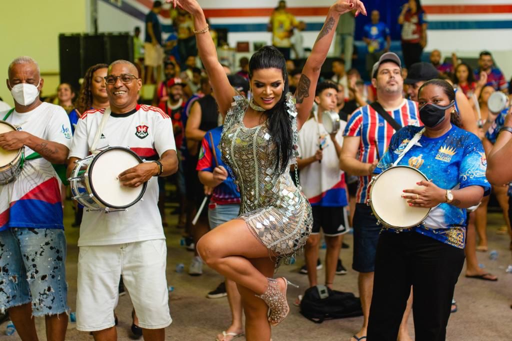 União da Ilha do Governador compõe música para homenagear nova rainha Juliana Souza