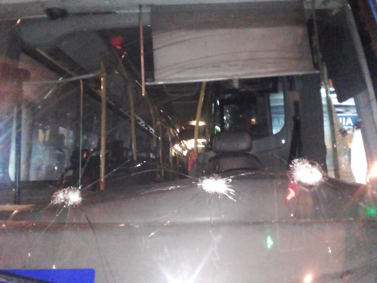 Articulado vandalizado na Taquara