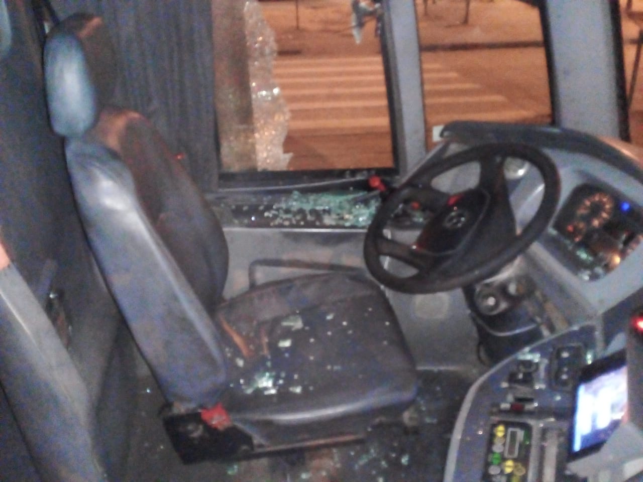 Articulado vandalizado na Taquara