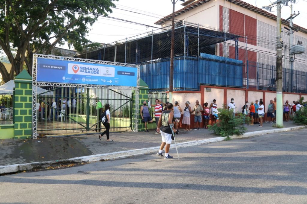 Semana da Saúde realiza mais de 2 mil atendimentos em dia de estreia