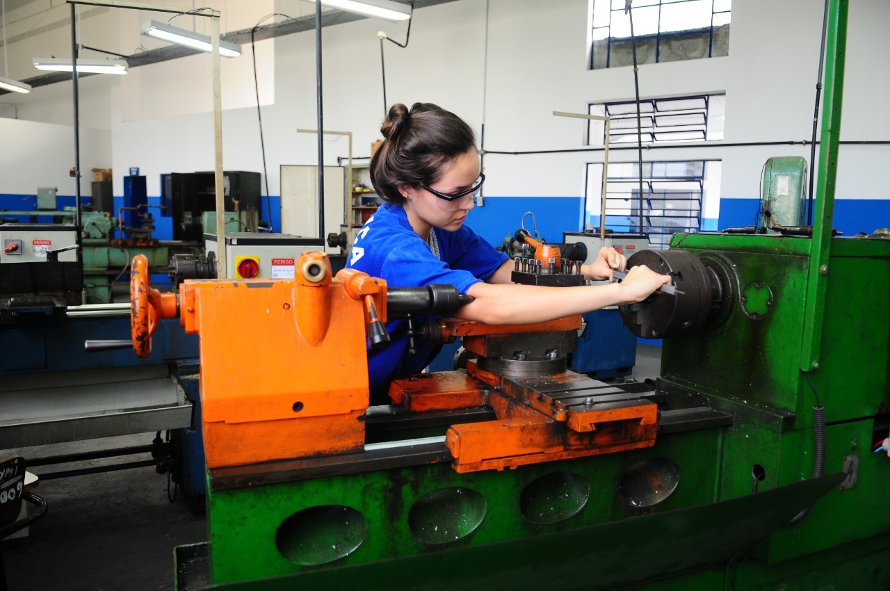 Curso de mecânica na Faetec