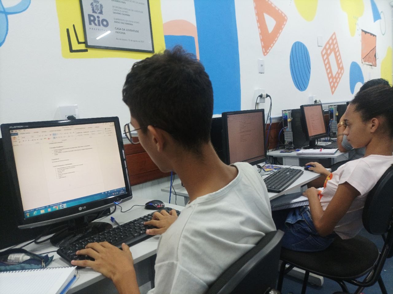 Curso gratuito de informática básica da JUVRio e Fundação Mudes está com inscrições abertas