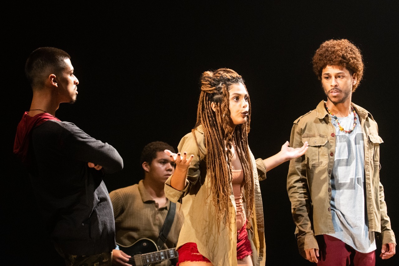 Espetáculo "Nem todo filho vinga" ,do grupo de teatro da Maré