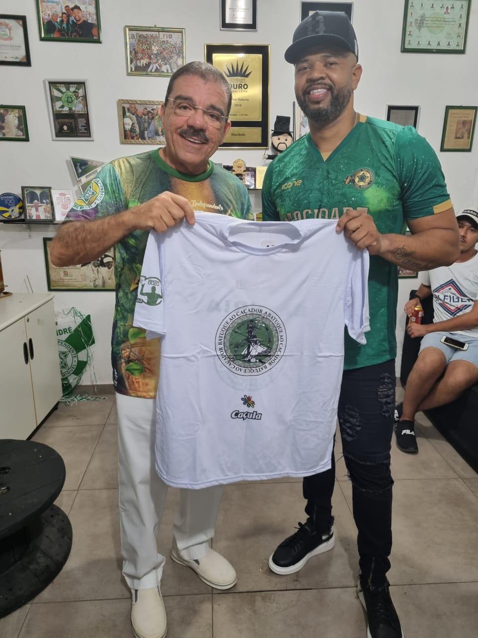 Átila Nunes vai entregar medalha para mestre de bateria da Mocidade Independente