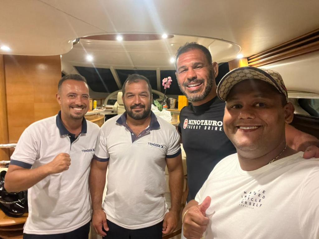 Minotouro comemora 20 anos de carreira e planeja novos negócios em Angra