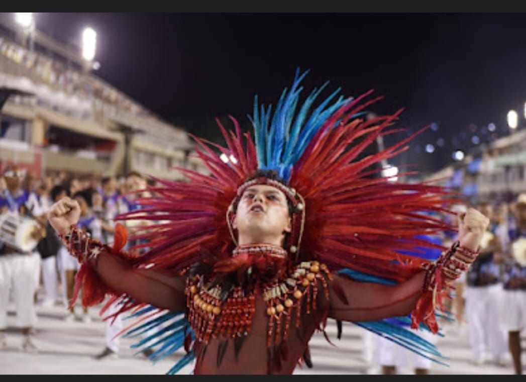 Índio guerreiro – Rei de bateria do Sossego dá show de samba no pé em ensaio técnico