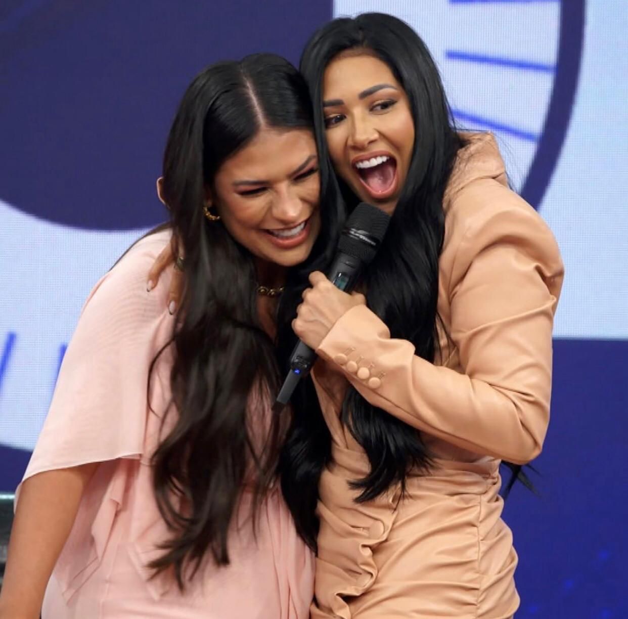 Simone e Simaria comemoram 100 milhões de visualizações com o hit 'Vontade de Morder' no Youtube