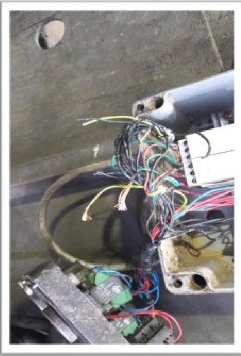 Caminhões da Comlurb são danificados