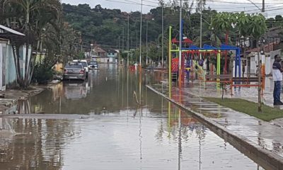 Ponto de alagamento em Belford Roxo, na Baixada Fluminense