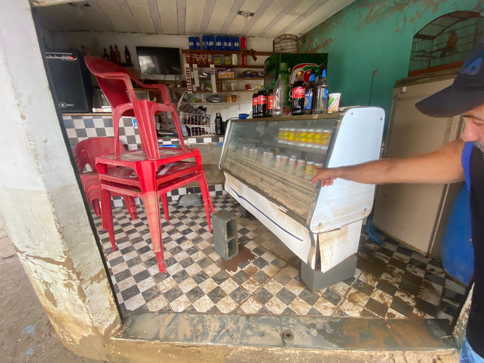 bar de Valceir Romualdo, na rua Antonio Lima, em Belford Roxo