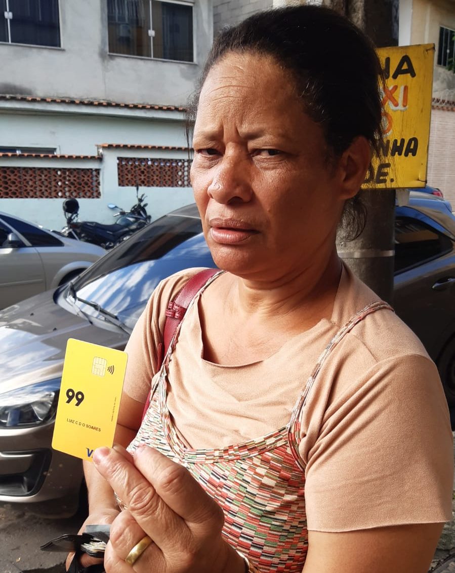 Família diz que homem baleado pela polícia durante perseguição na Avenida Brasil é motorista de aplicativo.