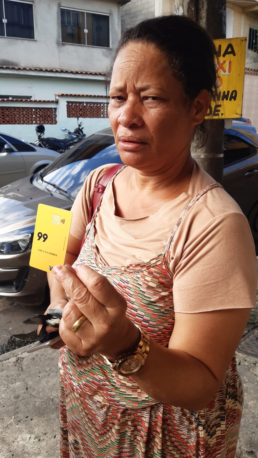 Família diz que homem baleado pela polícia durante perseguição na Avenida Brasil é motorista de aplicativo.