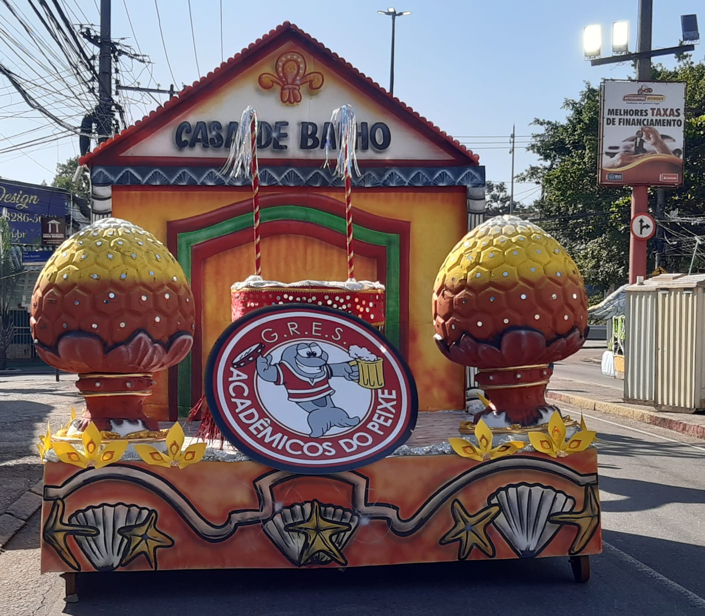 Escolas se preparam para mais um dia de desfile na Intendente Magalhães