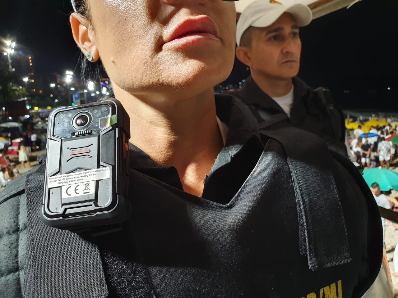 Policiais vão começar a usar câmeras nos uniformes no dia 16 de maio