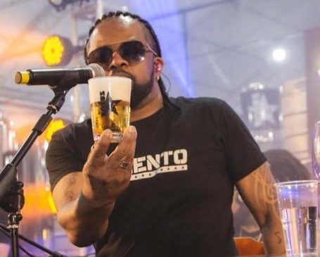 Cervejaria Votus se une à Xande de Pilares juntando dois amores do brasileiro: o samba e a cerveja