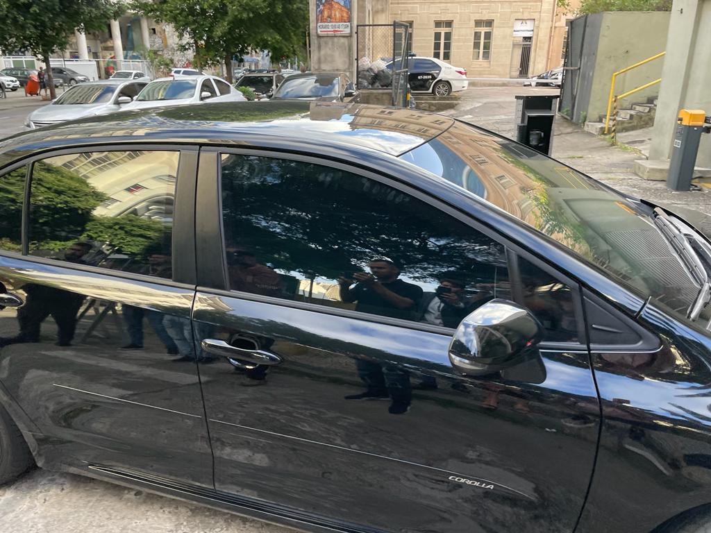 Delegada Adriana Belém chega à sede Polícia no Centro do Rio