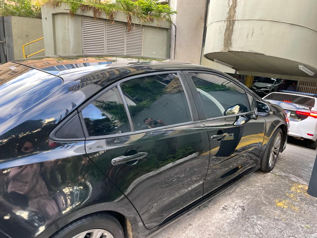 Delegada Adriana Belém chega à sede Polícia no Centro do Rio