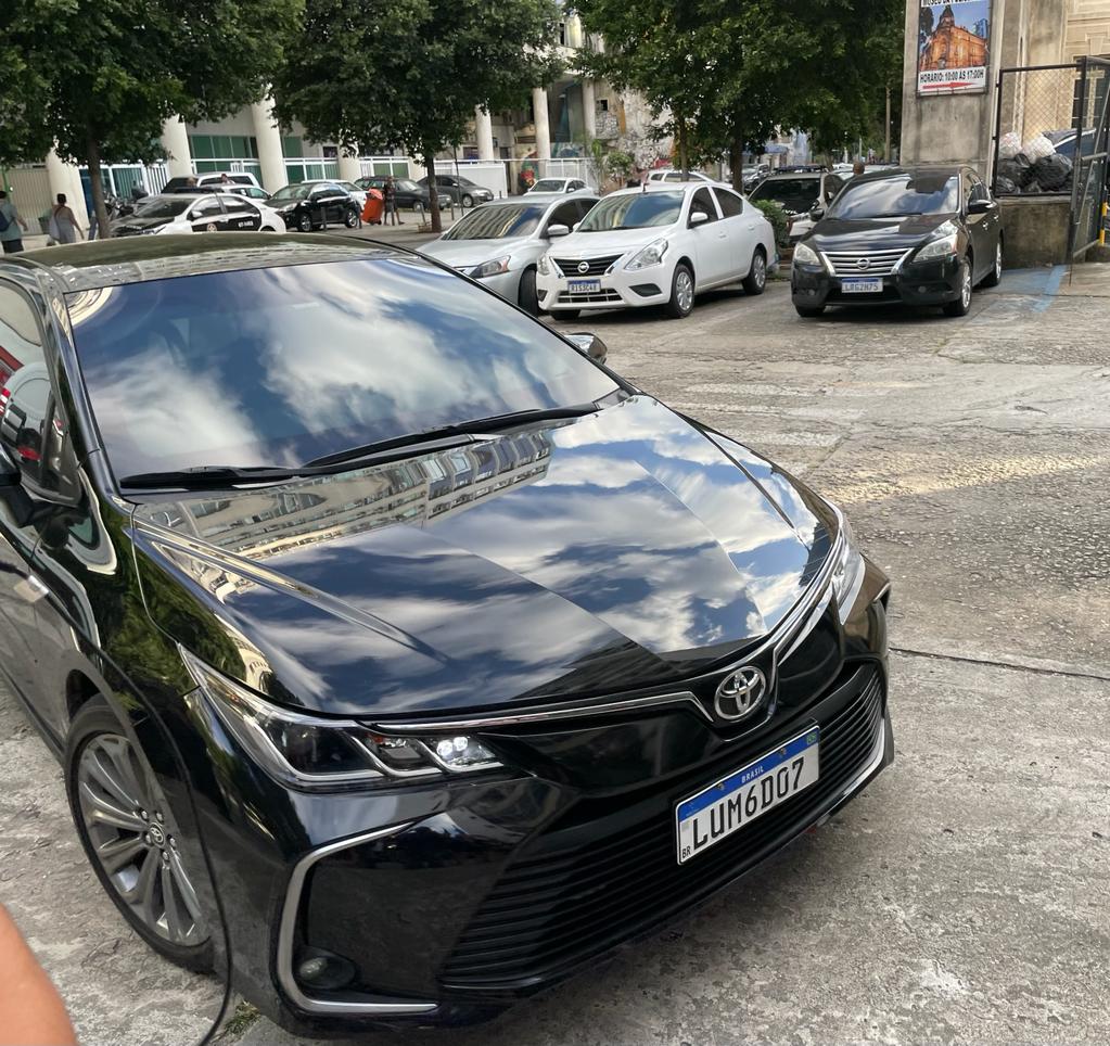 Delegada Adriana Belém chega à sede Polícia no Centro do Rio