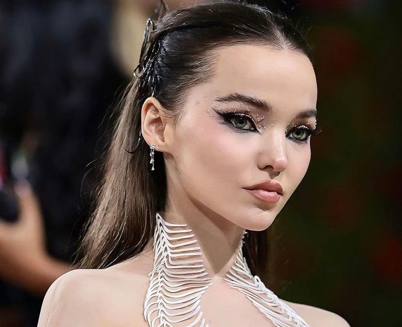 Após Dove Cameron abrir o coração sobre luta contra depressão, psicóloga faz alerta sobre saúde mental