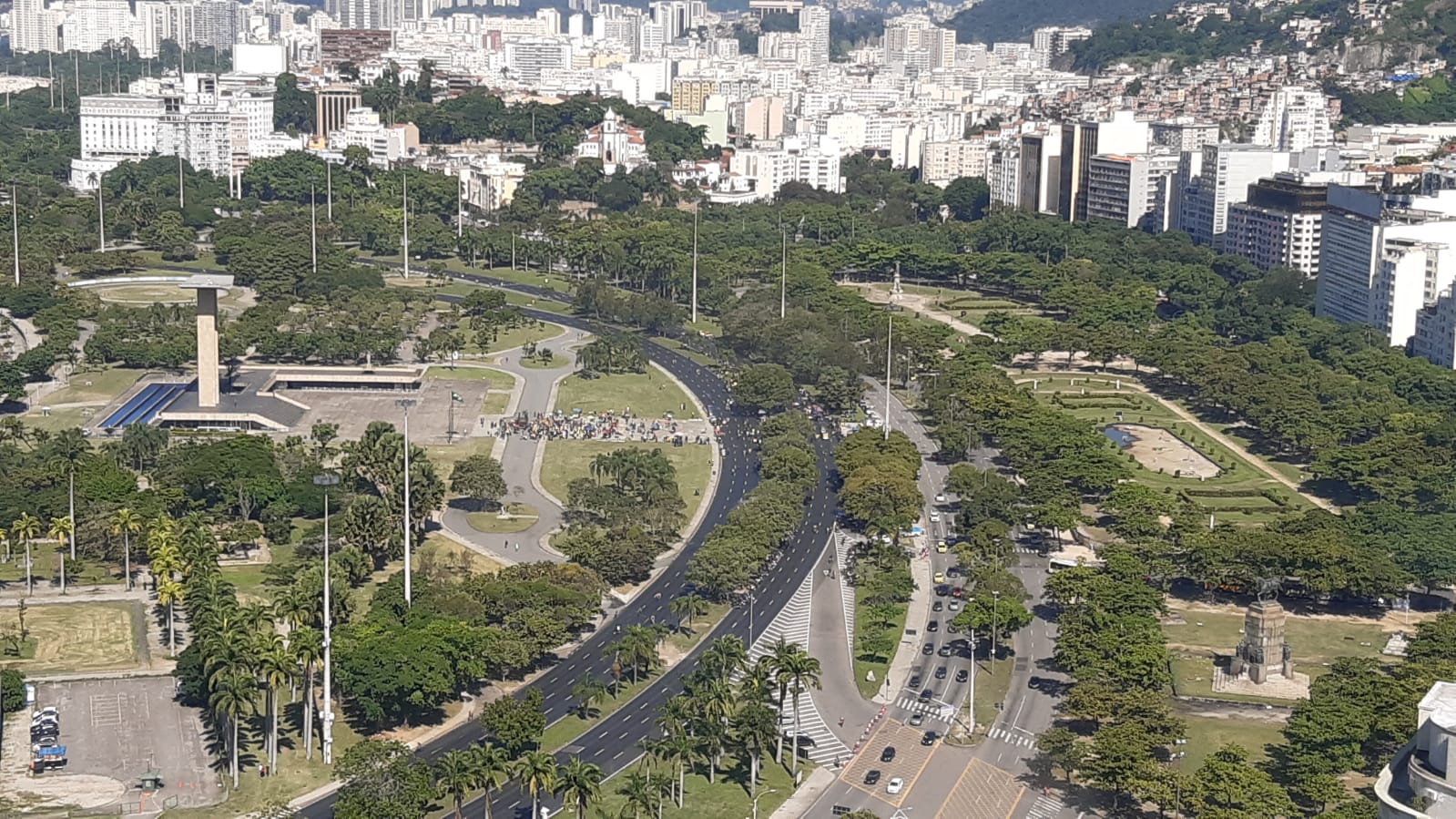 Apoiadores de Bolsonaro fazem ato pró governo na Zona Sul do Rio