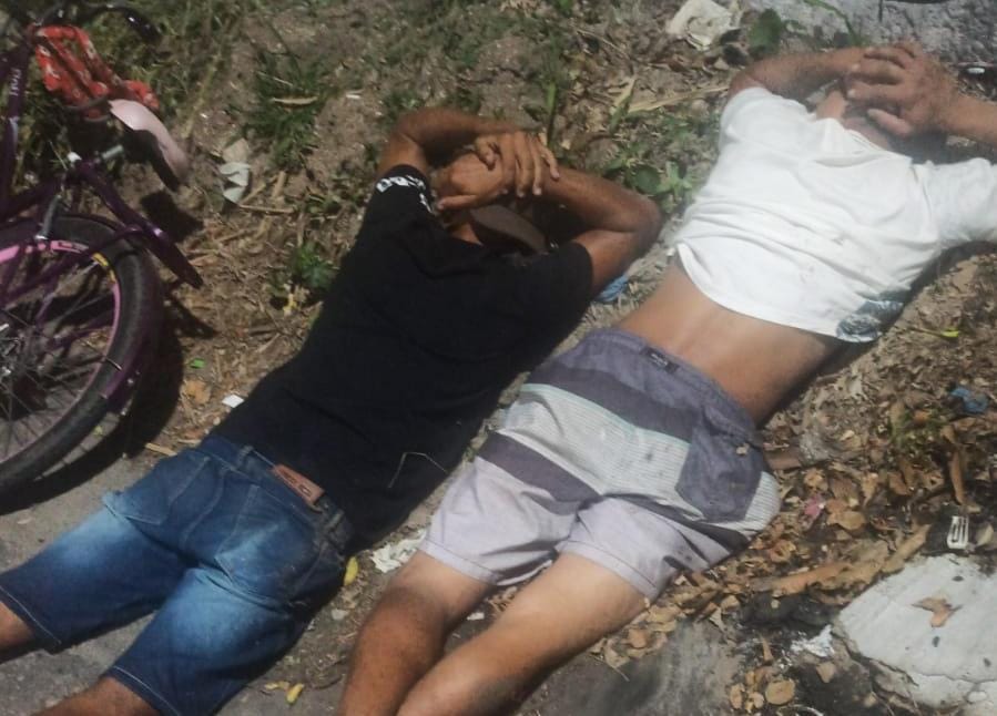 Homens são presos tentando roubar passageiros na estação de trem de Belford Roxo