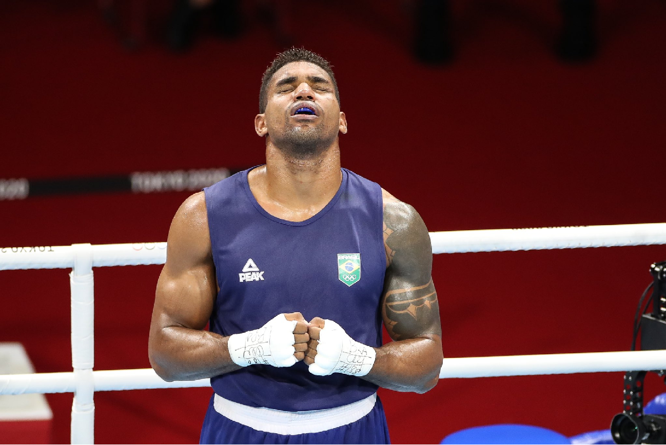 Abner é derrotado na semifinal e garante bronze para o Brasil