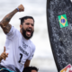 Brasileiro comemora primeira medalha olímpica no surfe masculino
