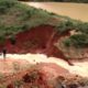 Imagem de barragem que rompeu na Bahia