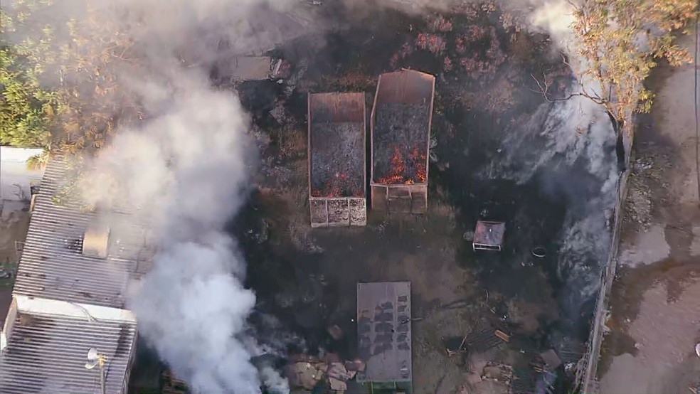 Fábrica de pallets pega fogo