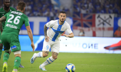 Benedetto (branco) em ação pela equipe francesa