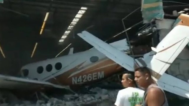 Avião cai no México e deixa três mortos