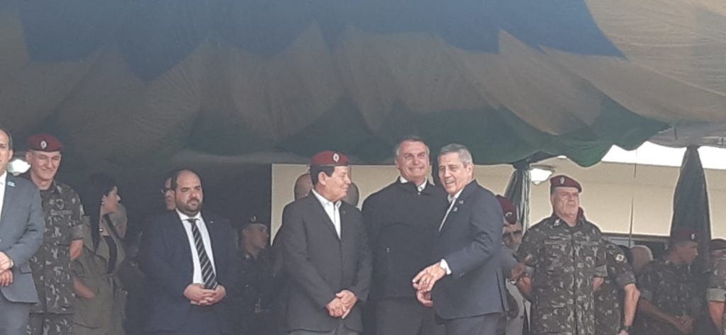 Imagem de Bolsonaro, Braga Neto e Mourão