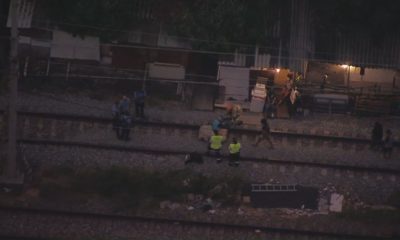 Bombeiros em atendimento após incêndio em trem
