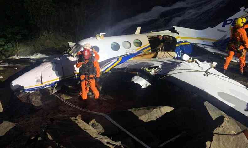 Avião com Marília Mendonça caiu faltando cerca de 4 quilômetros para chegar à cabeceira da pista