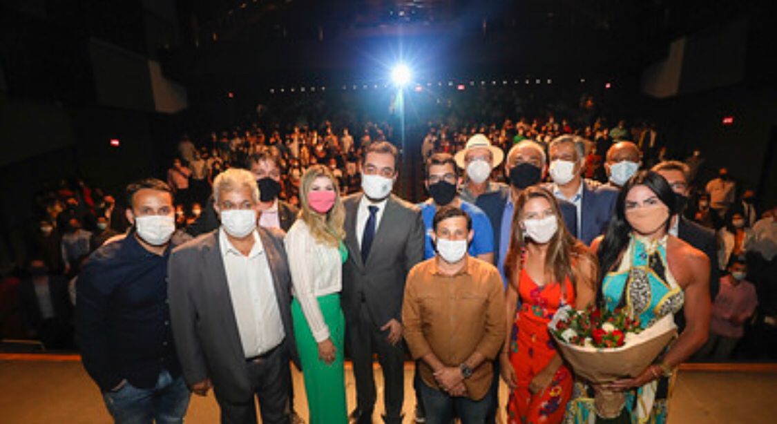 Imagem de integrantes do governo do Estado