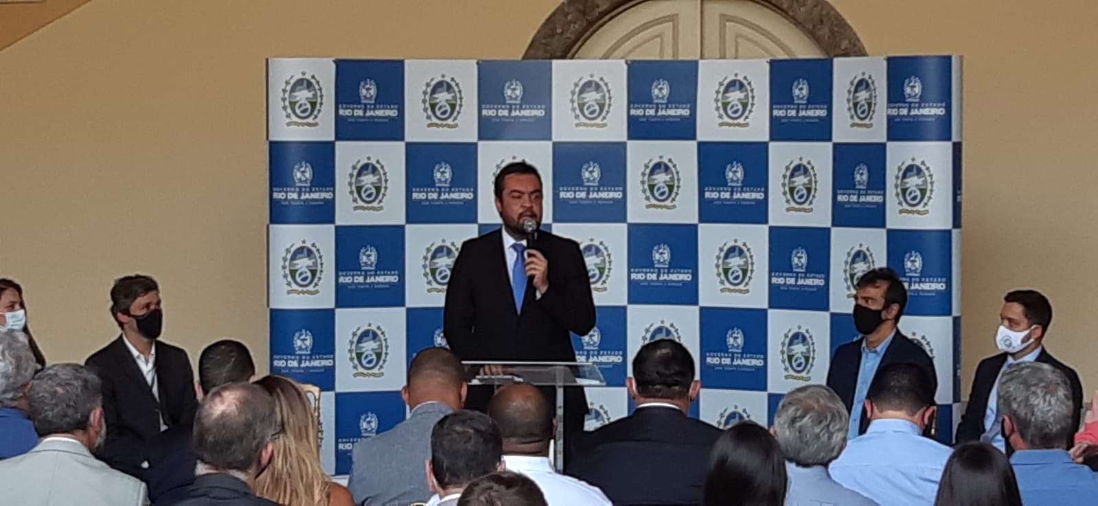 Imagem do governador Cláudio, na cerimônia No Palácio Guanabara