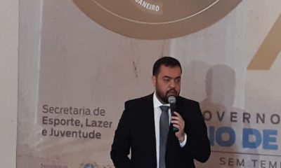 Imagem do governador Cláudio Castro no evento