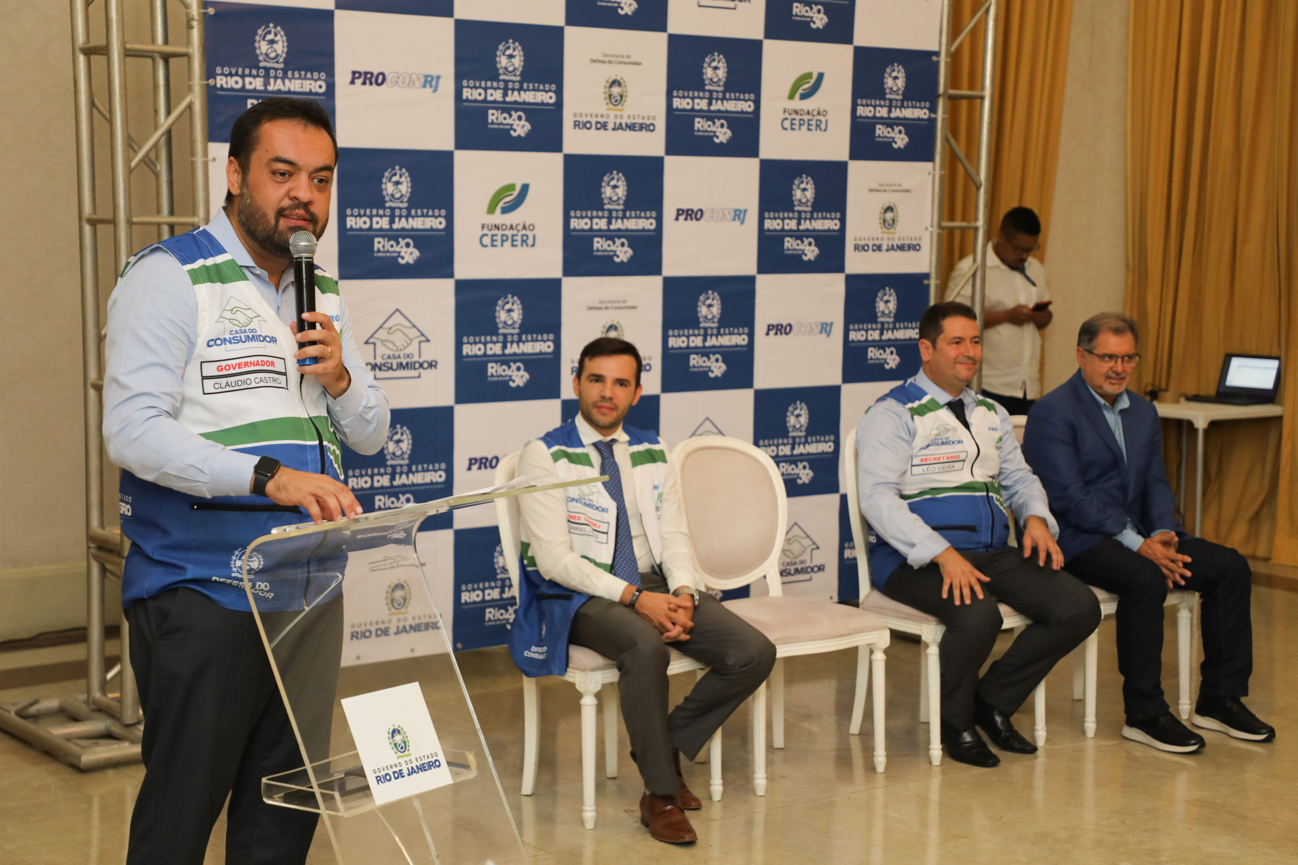 Imagem do governador Cláudio Castro