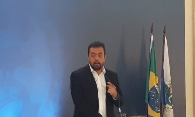 Imagem do governador Cláudio Castro no Palácio Guanabara