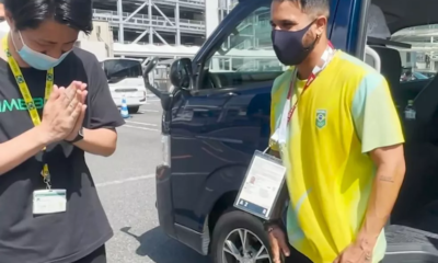 Italo Ferreira ao desembarcar na capital japonesa