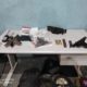 armas, munições e equipamentos apreendidos pela polícia após confronto com criminosos
