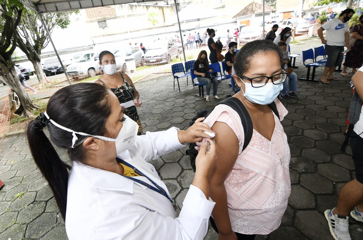 Nova Iguaçu segue vacinando crianças de 5 a 11 anos, adolescentes e adultos contra a Covid-19