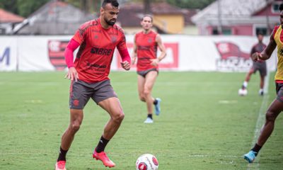 Fabrício Bruno em ação durante treino no CT do Ninho do Urubu, pelo Flamengo