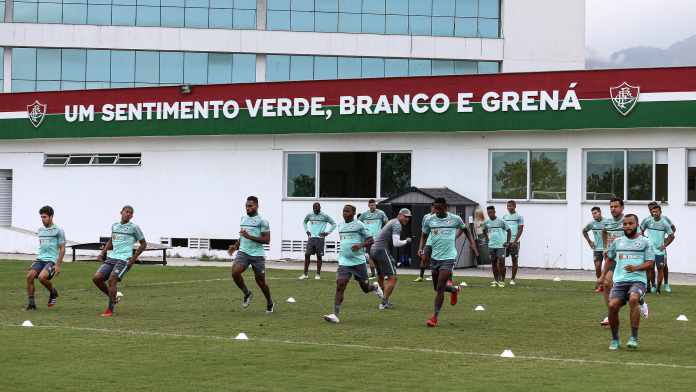 Jogadores do Fluminense treinado no CT Carlos Castilho