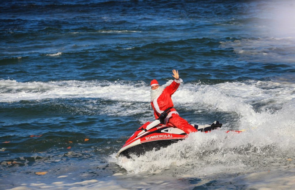 Imagem de Papai Noel de moto aquática