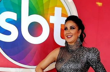 Hellen Ganzarolli comemora 40 anos do SBT