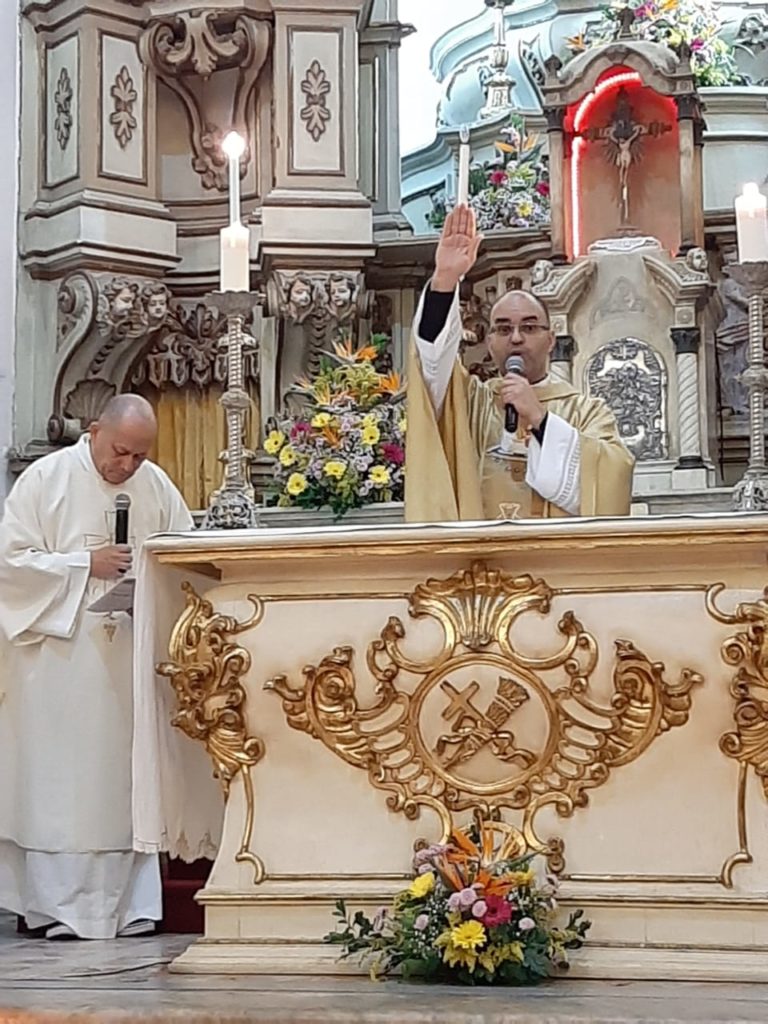 Igreja católica aposta na tecnologia para