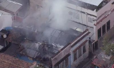 Incêndio atinge vila na Zona Portuária do Rio
