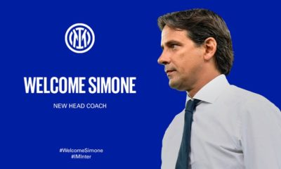 Simone Inzaghi sendo anunciado como técnico da Inter de Milão